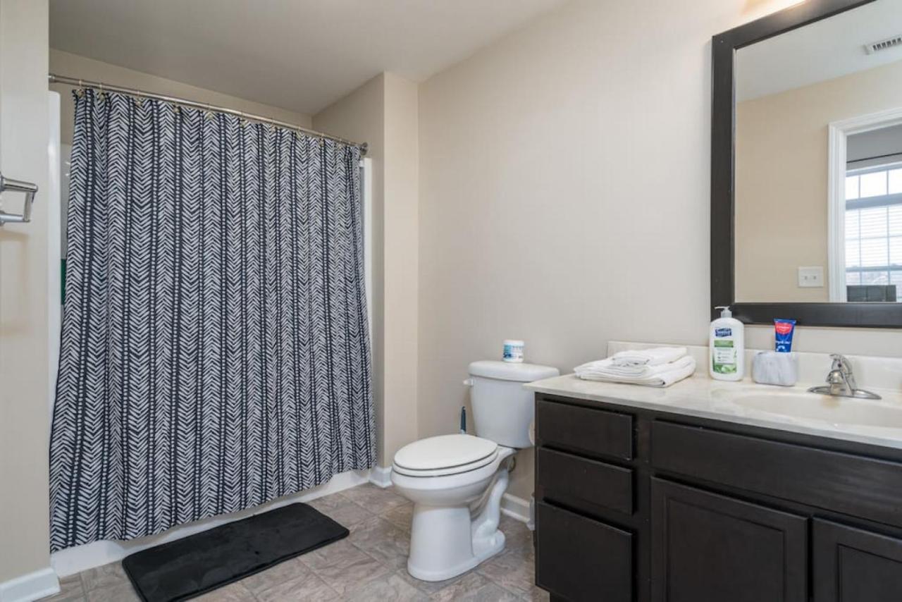 Private Bedroom Downtown Indy - Shared Indianapolis Eksteriør bilde